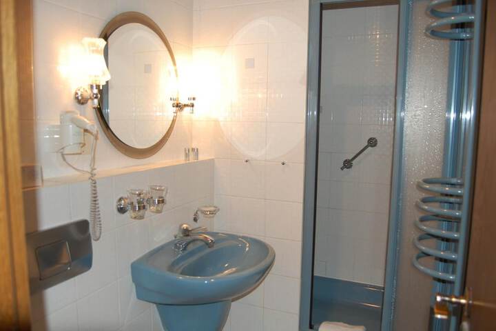 Room 34 of 52