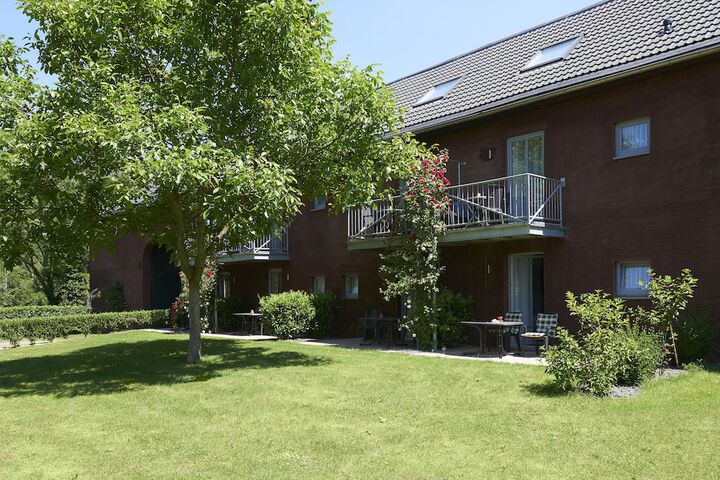 Hotel Exterior 42 of 55