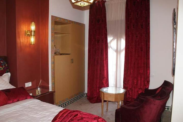 Room 24 of 65