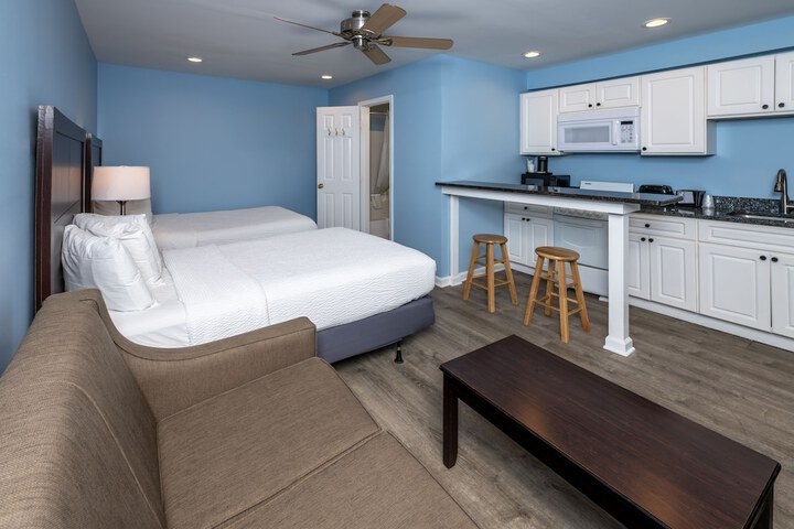 2 Double Beds (22 of 24)
