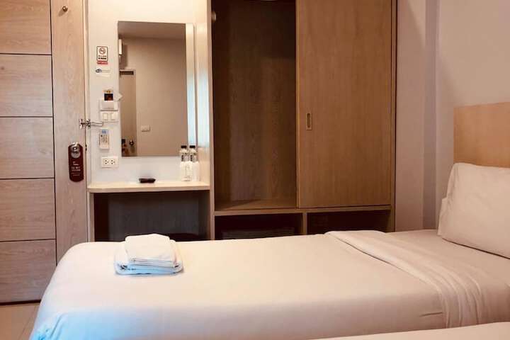 Room 19 of 36
