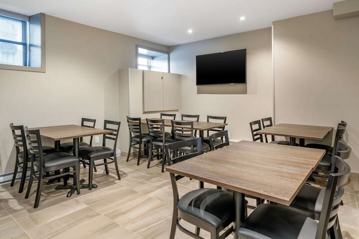 Breakfast area