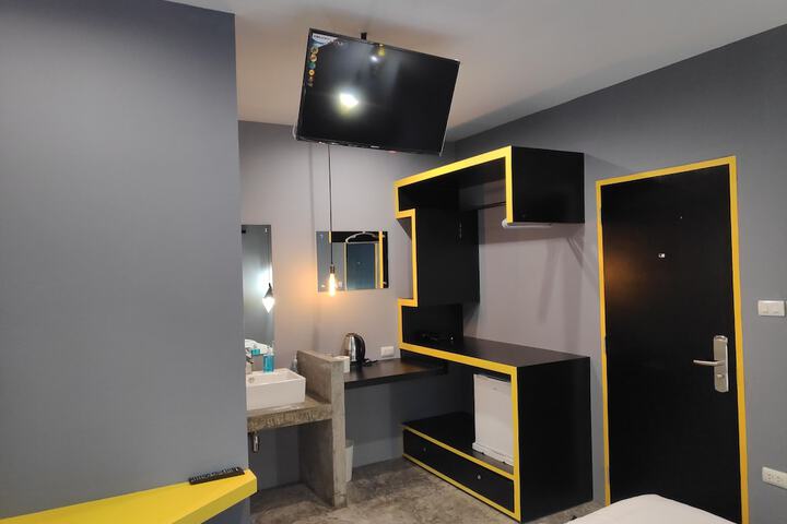 Room 17 of 36
