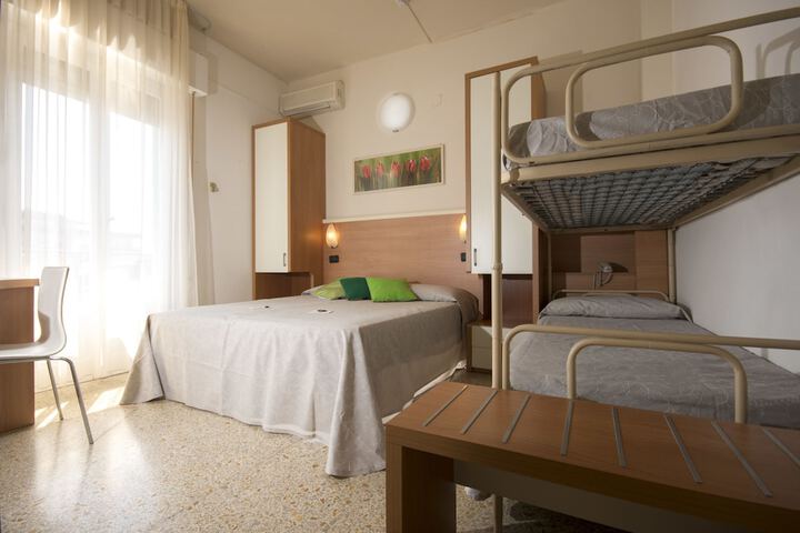 Room 6 of 49