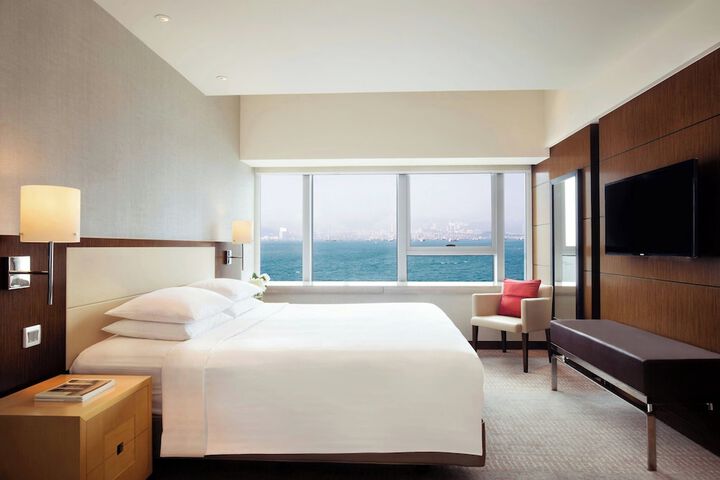 Room 15 of 38