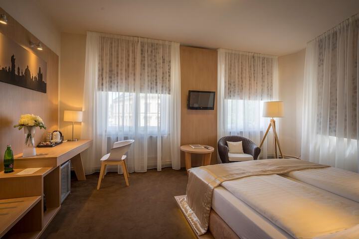 Room 44 of 70