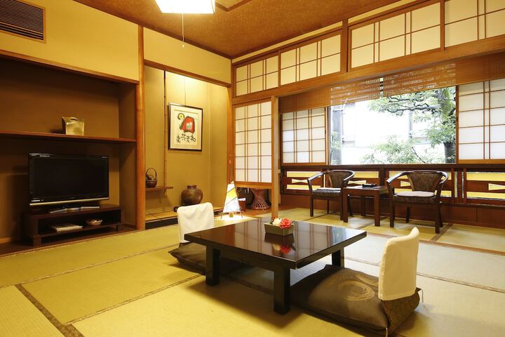 Room 5 of 46