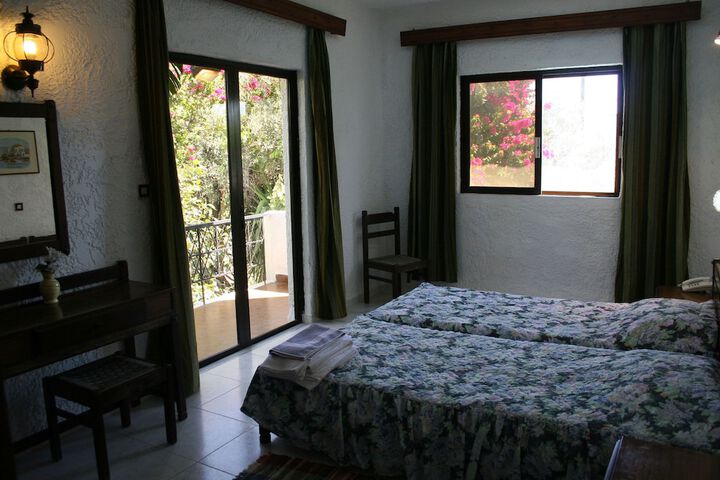 Room 8 of 49