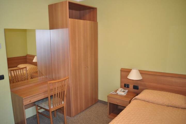 Room 21 of 69