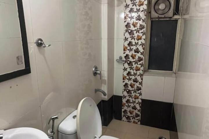 Room 10 of 21
