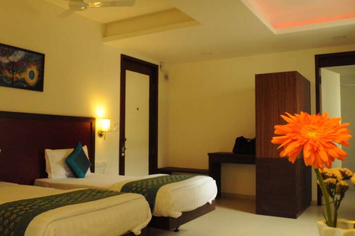 Room 3 of 39