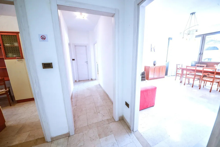 Room 5 of 20