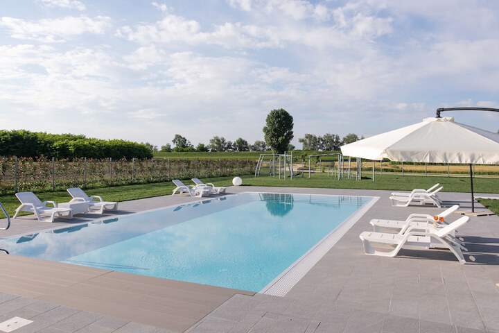 Pool 36 of 70