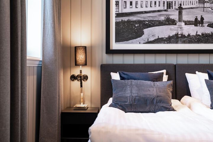 Room 6 of 44