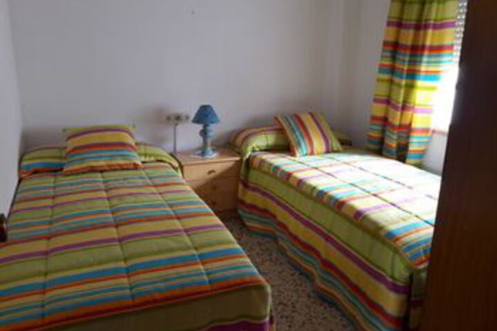 Room 8 of 33