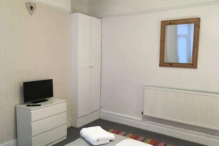Room 13 of 23