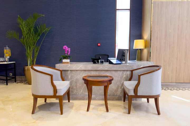 Entrance & Lobby