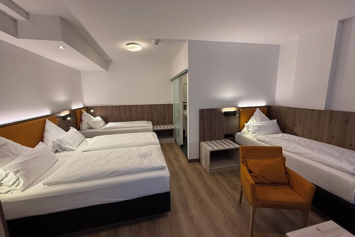 Room 34 of 65