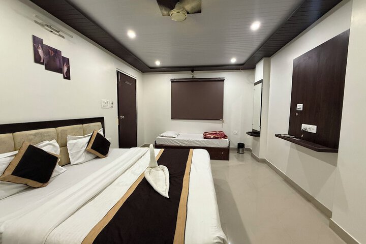 Room 4 of 15