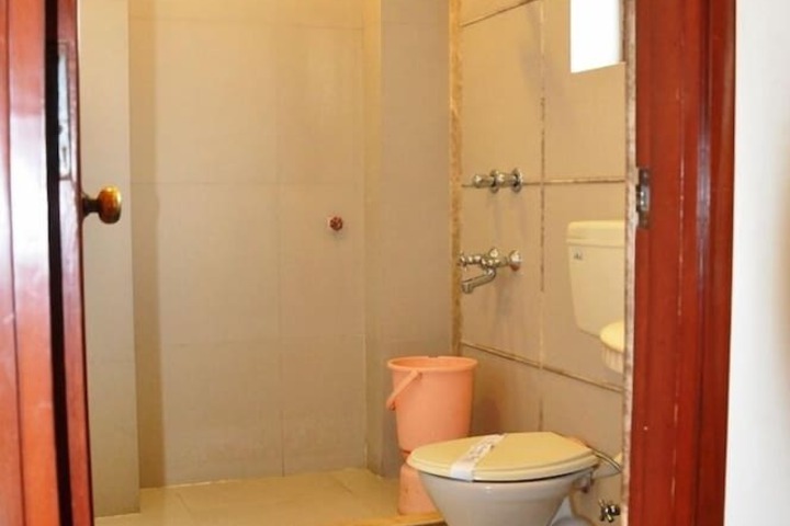 Room 16 of 19