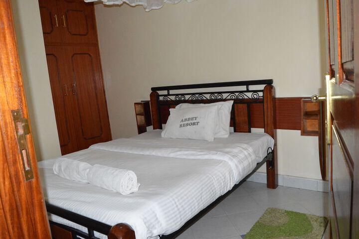 Room 5 of 15