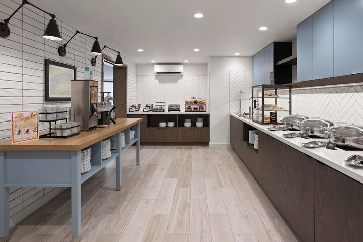 Breakfast/Coffee Service 47 of 60