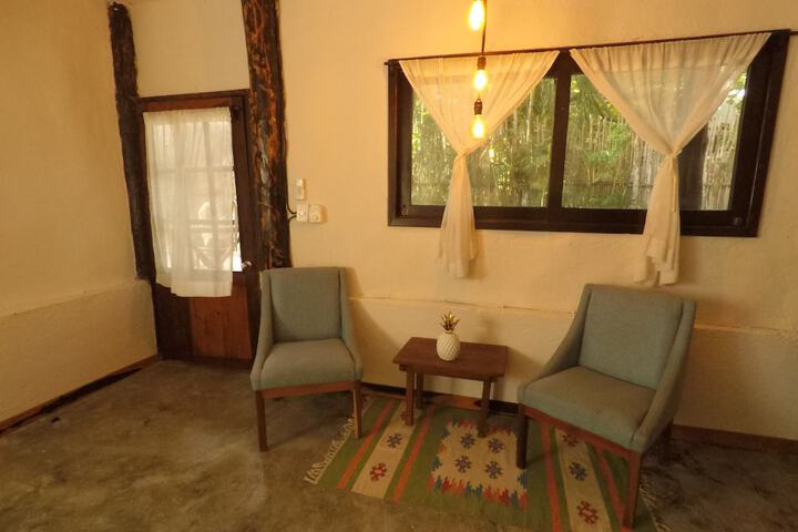 Room 8 of 172