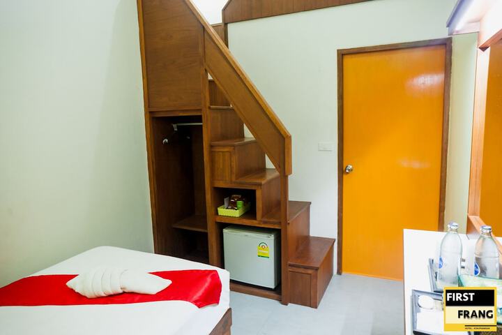 Room 26 of 92