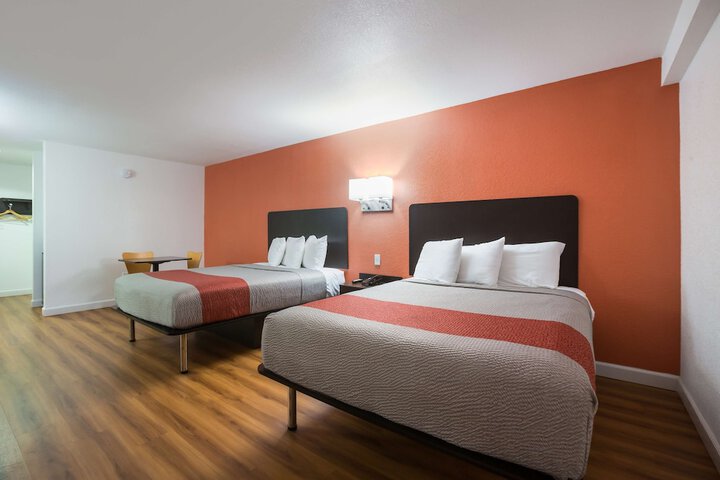 Room 10 of 45