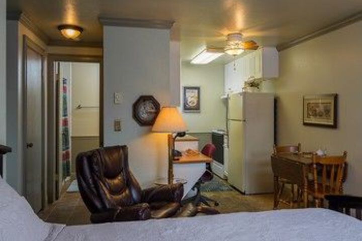 Room 13 of 94