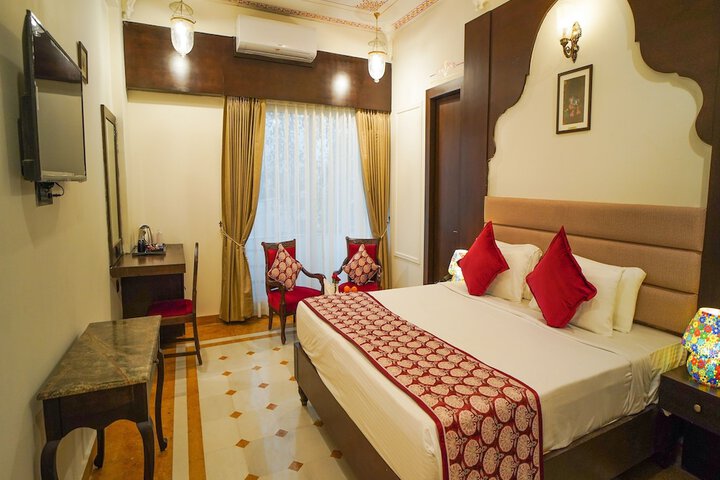 Room 28 of 47