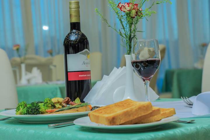Dining 50 of 88