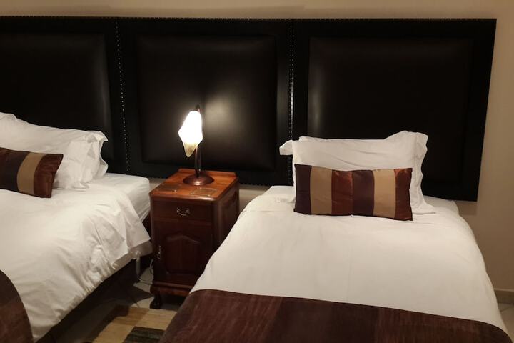 Room 4 of 20