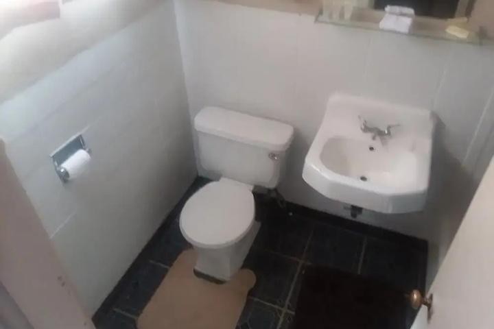 Room 7 of 15