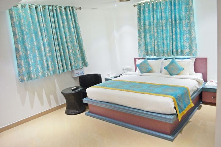 Room 9 of 17