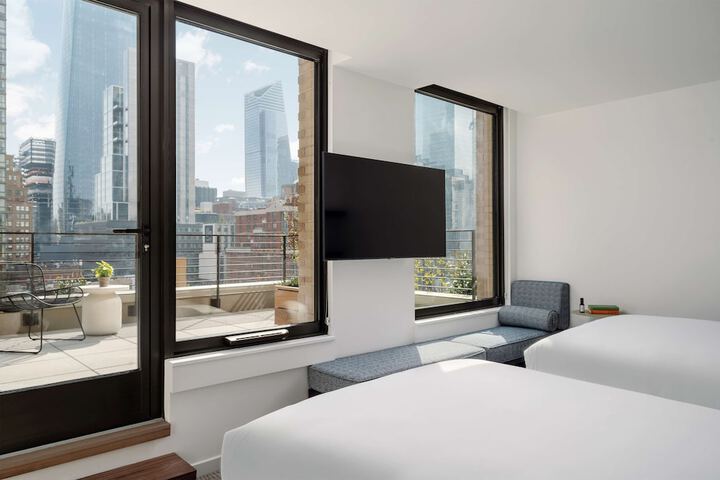 Room 28 of 62
