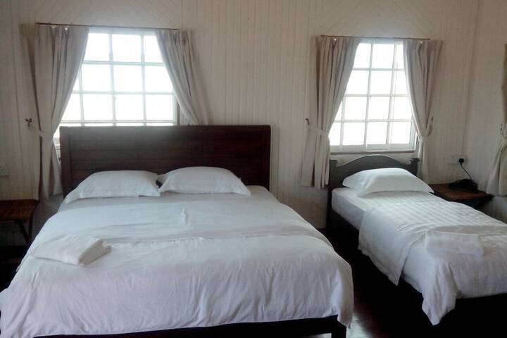 Room 17 of 114