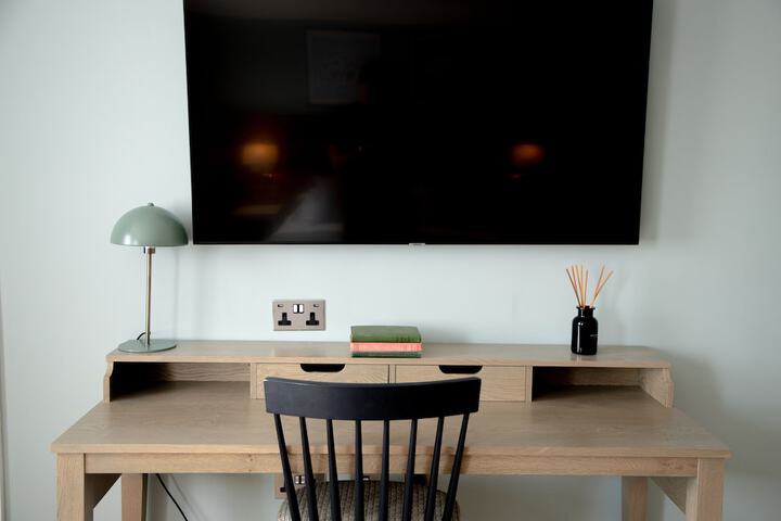 Room 6 of 53