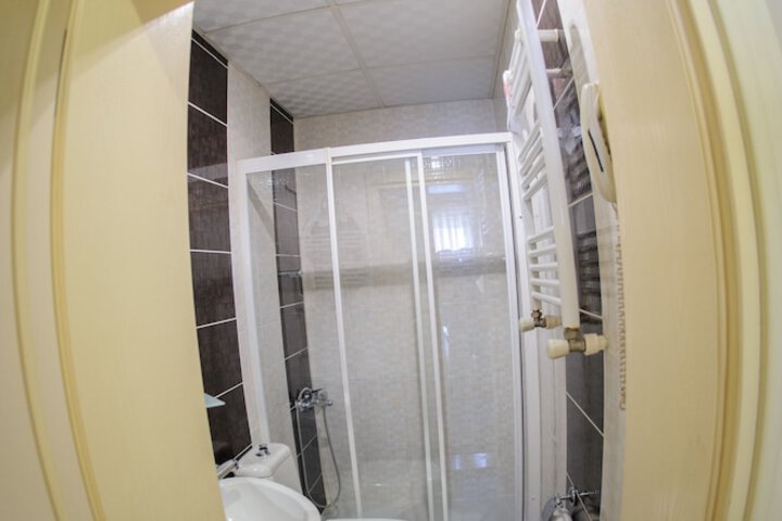 Room 18 of 28