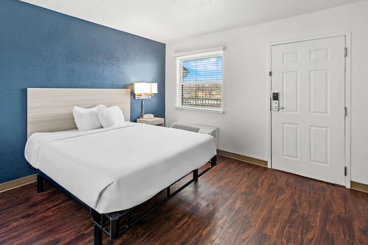 Room 6 of 19