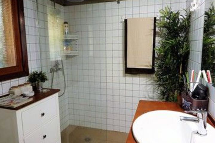 Room 2 of 24