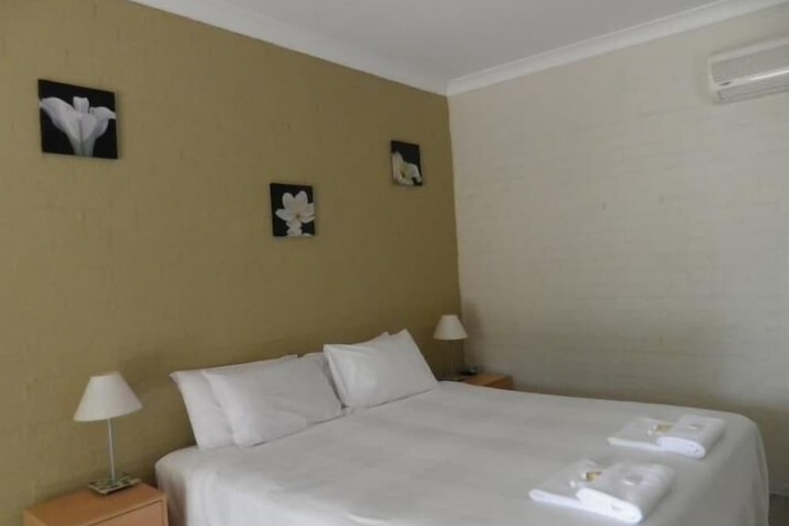 Room 5 of 54