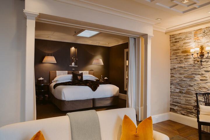 Room 9 of 63