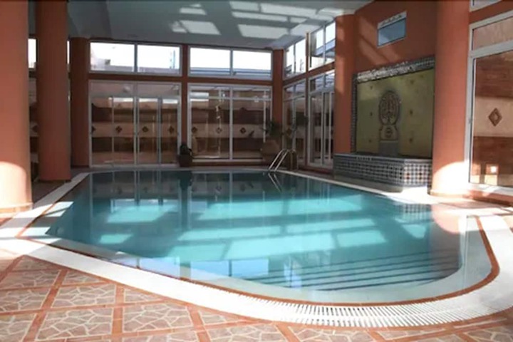 Hotel Pool