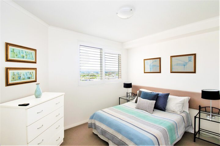 Room 10 of 37