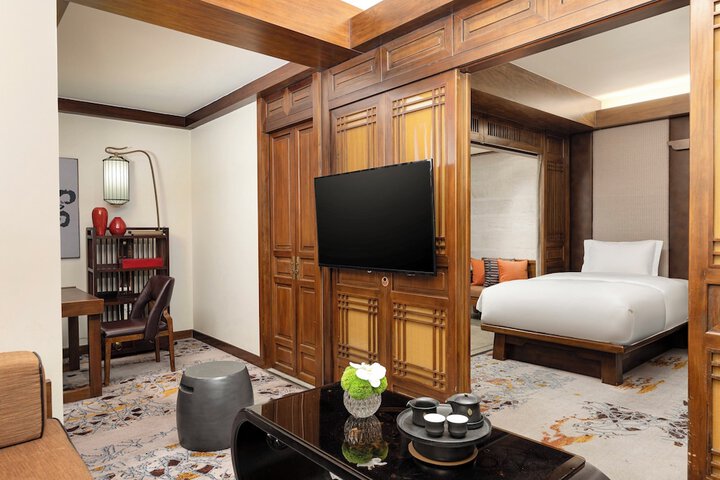 Room 25 of 137