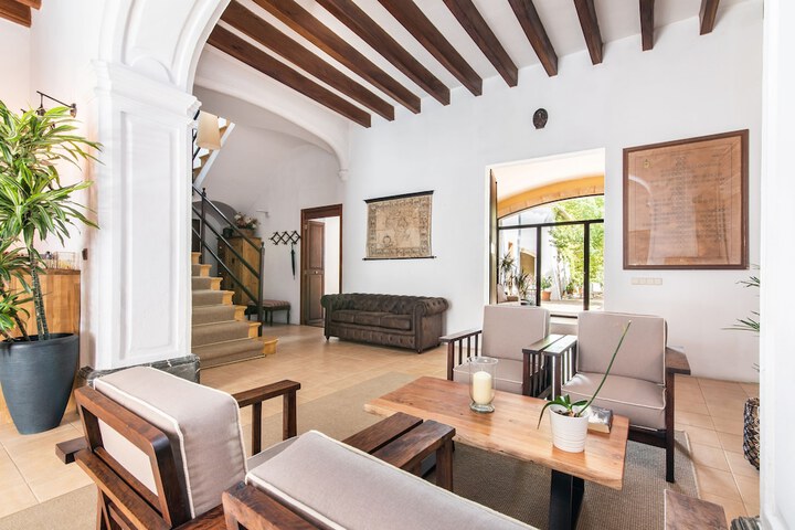 Guest Lobby
