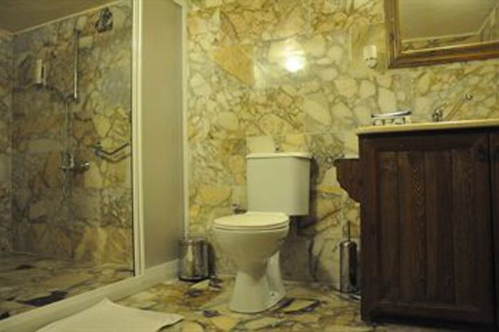 Room 4 of 21