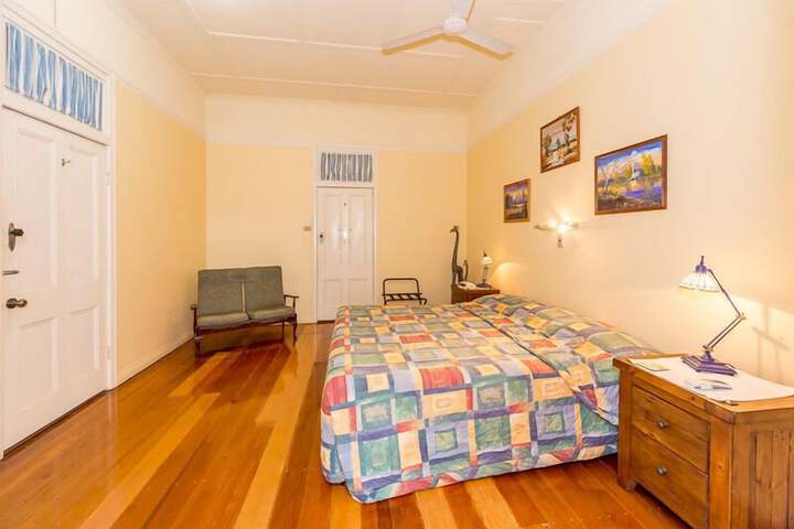 Room 5 of 13