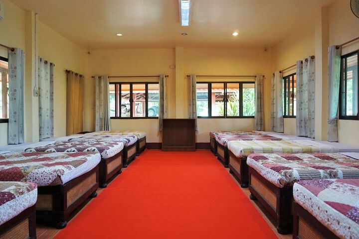 Room 4 of 62